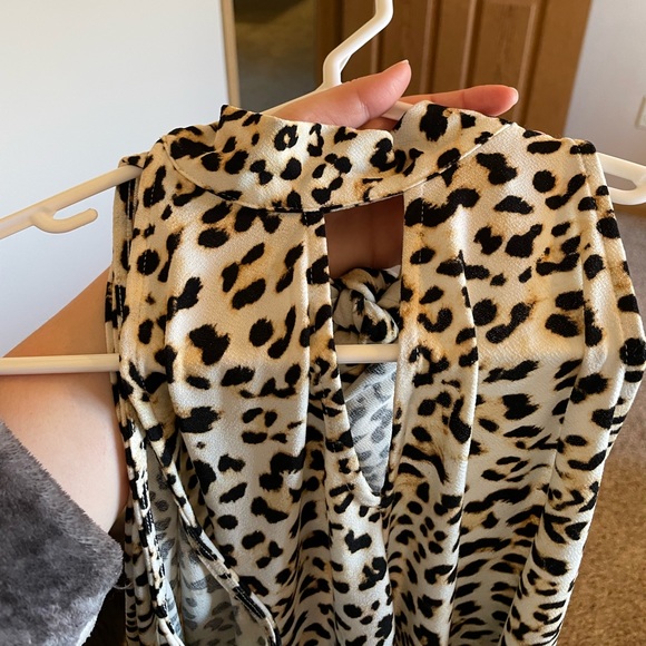 Banana Republic tie cheetah blouse - Picture 4 of 5